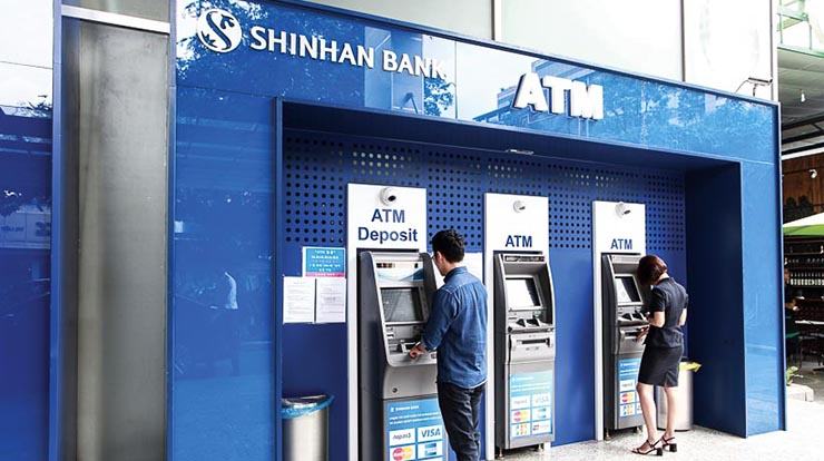 Review Thẻ Shinhan ngân hàng rút được ở những cây atm ...